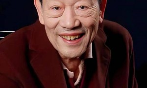“老五婶”梦真现身公爹灵堂，没磕头只站着鞠躬，大花臂管事抢眼
